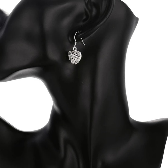 🌟 Silver Heart Drop Earrings - Picture 2 of 5